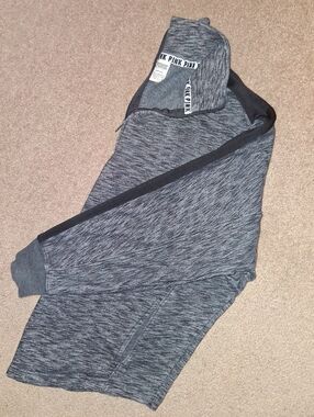 PINK Victoria's Secret Pullover Sweatshirt